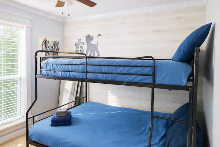 Krevet na kat + krevet na razvlačenje = najbolje rješenje za spavanje!