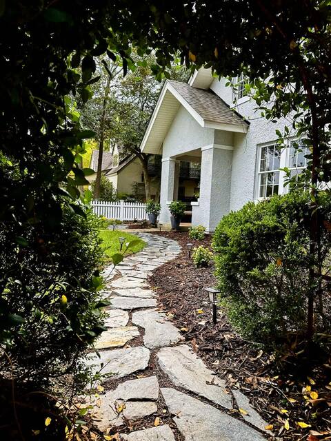 Aiken Cottage near The Wilcox & Historic Dowtown