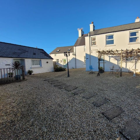18th Century Converted Barn with Family Bedroom