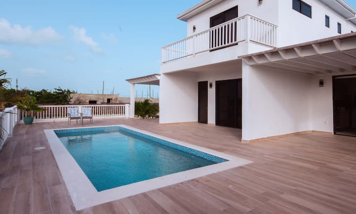 Tropical Stay Near Beach W/ Pool Access & Parking - Turks and Caicos Islands