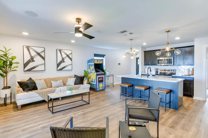 Lakefront Home w/ Dock & Patio in San Angelo!