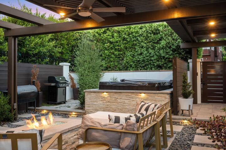 La Jolla Retreat · BBQ, Fire Pit & Hot Tub