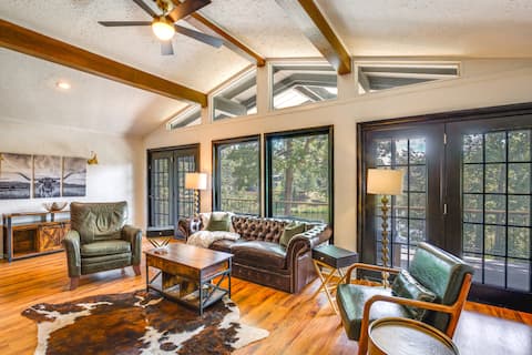 Lake O' the Pines Retreat: Private Dock!