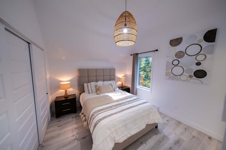 Chambre 1 - Lit queen