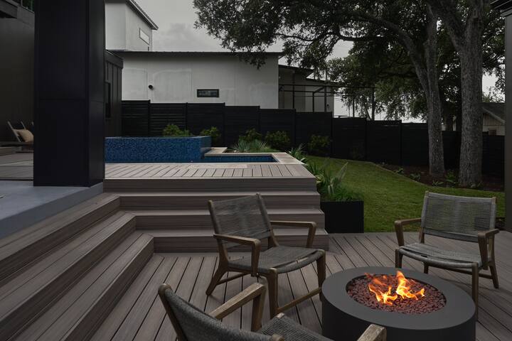 Treaty Oak Manor by Lux Tiny Resorts gallery image 3