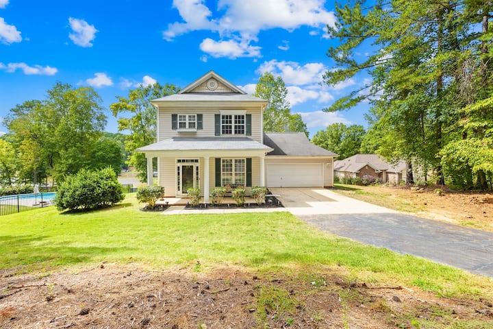 Photo, item 28 of 41