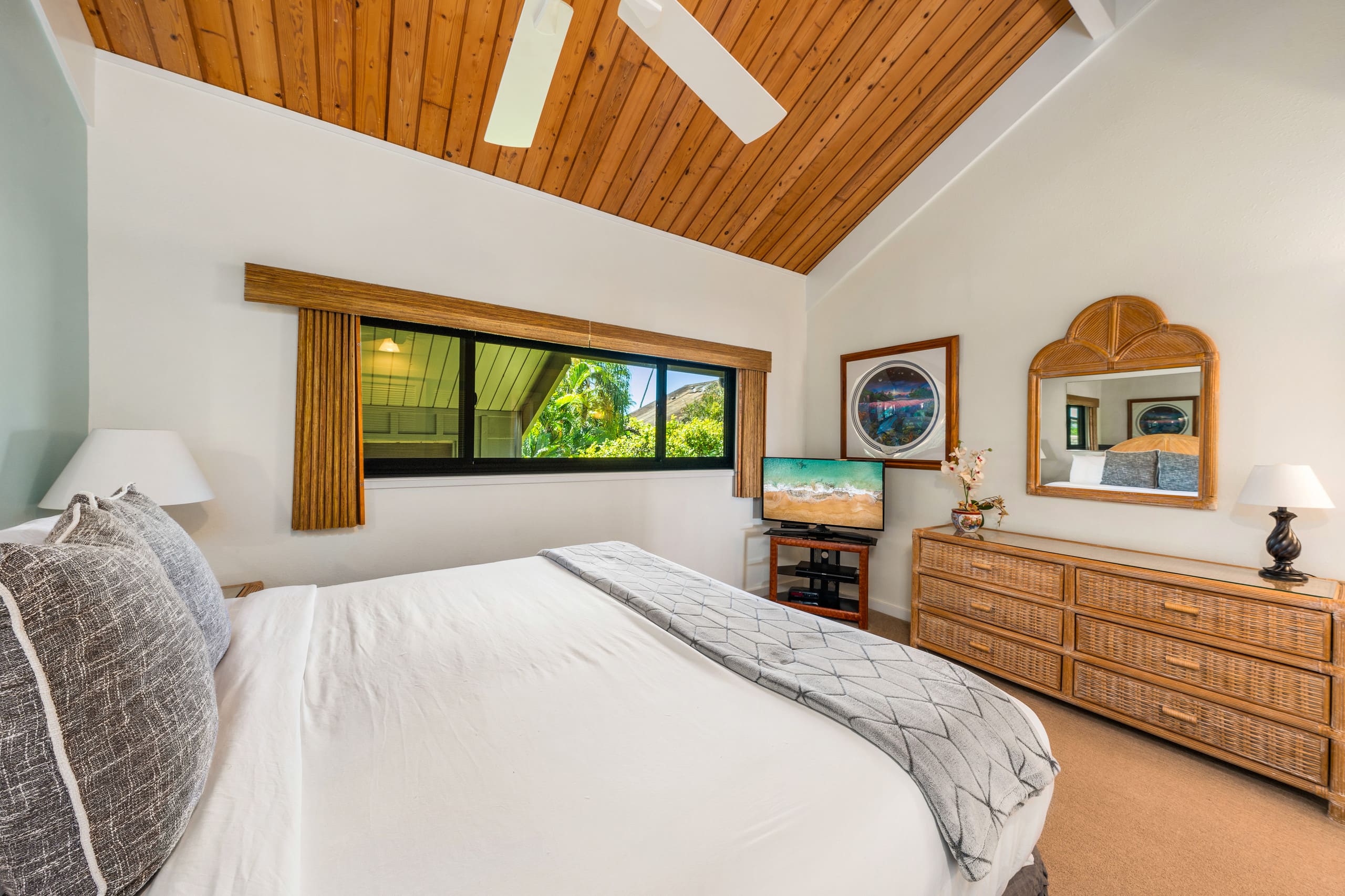 Condo in Lahaina · ★5.0 · 2 bedrooms · 3 beds · 2 baths - Image 17