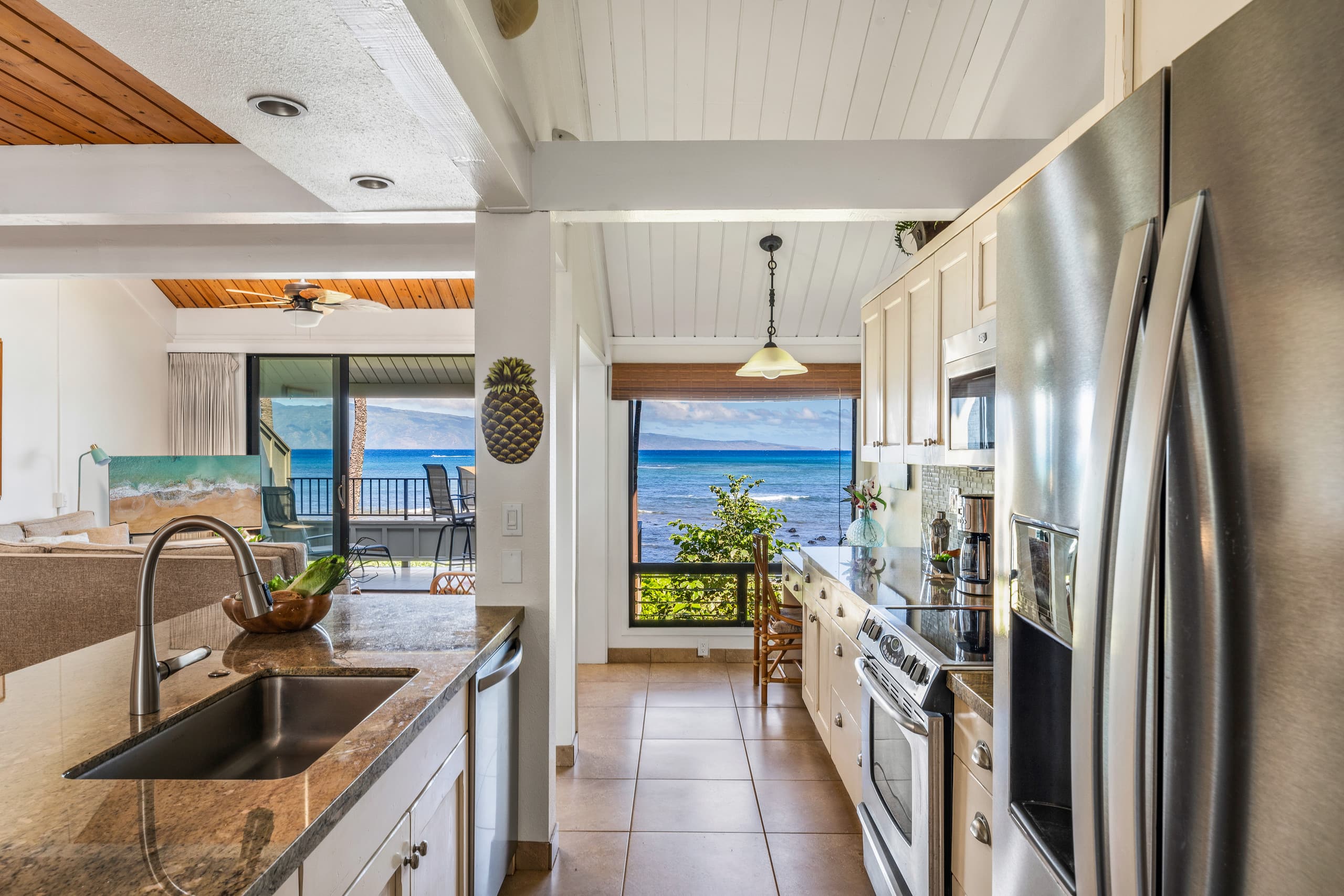 Condo in Lahaina · ★5.0 · 2 bedrooms · 3 beds · 2 baths - Image 8