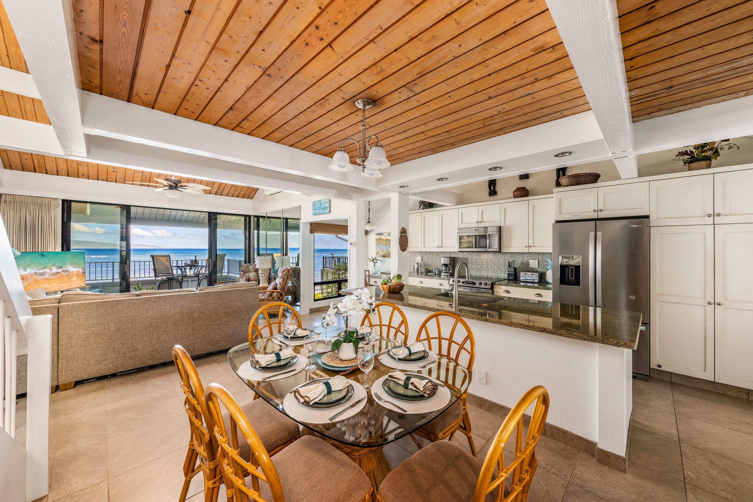 Condo in Lahaina · ★5.0 · 2 bedrooms · 3 beds · 2 baths - Image 12