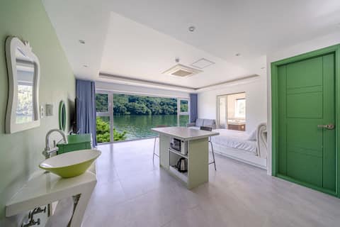 Romantic Riverview Home near Nami Island