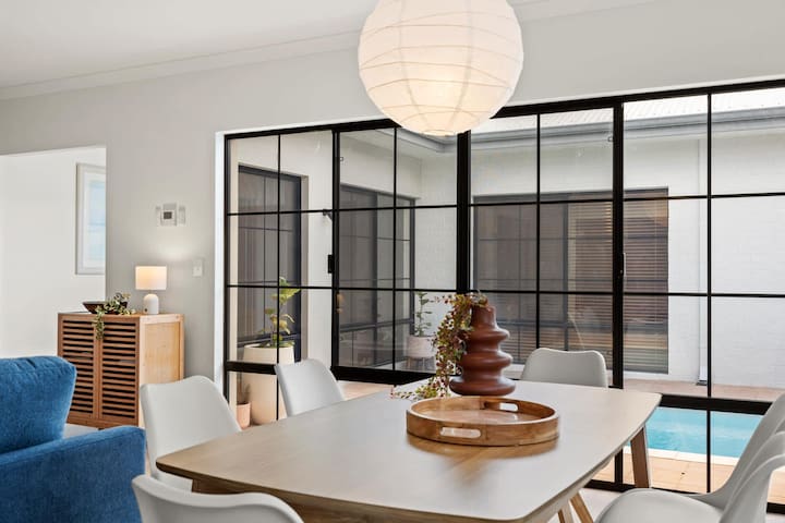 Caladenia Villa Urban Retreat gallery image 2