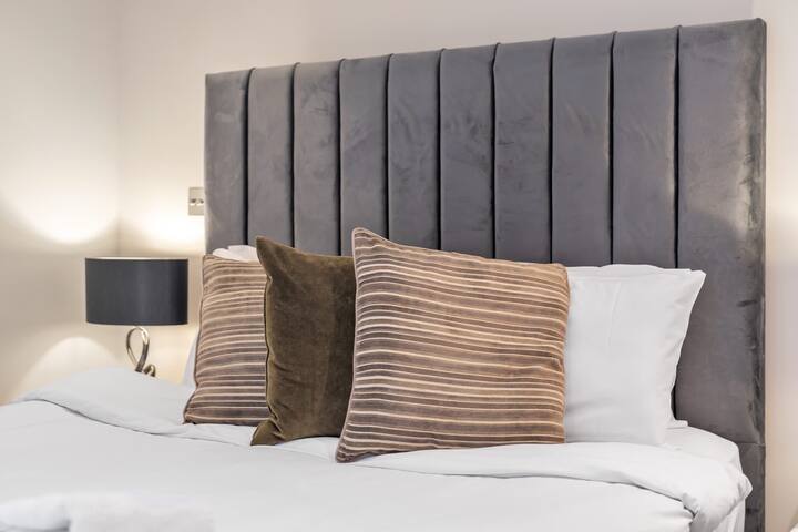 Luxury Four-Bedroom House in Mayfair gallery image 2