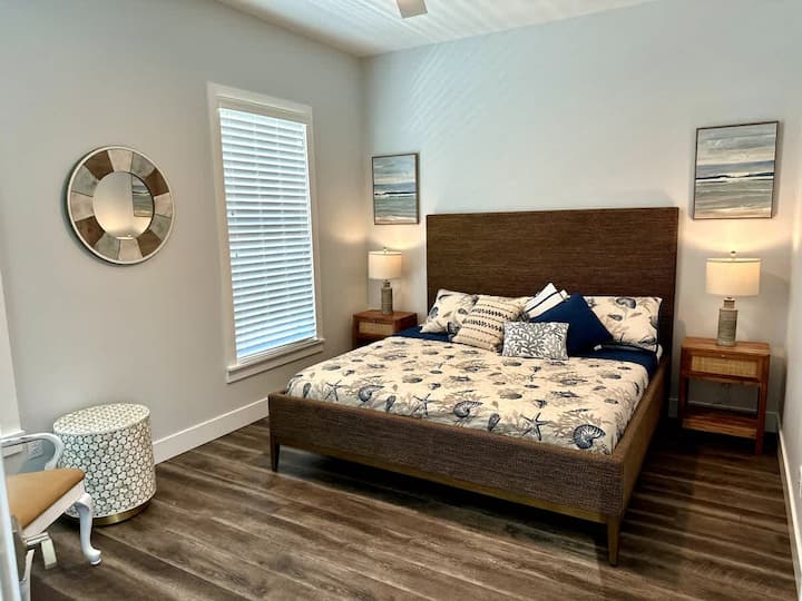 Second Master (King Bed)