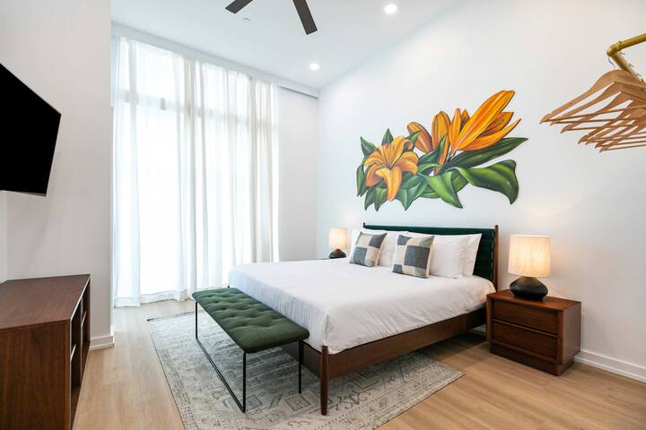 The Revelry | Urban Oasis | 6 Bd 4 ba+Pool near FQ gallery image 5