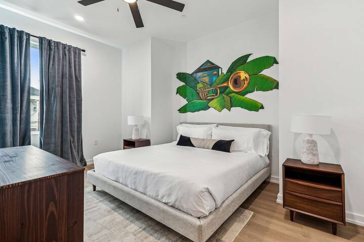 The Revelry | Music City | 9 bed 5 bath w/Htd Pool gallery image 4