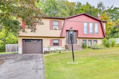 Family Home Close to Warwick, 5 Mi to Lake!