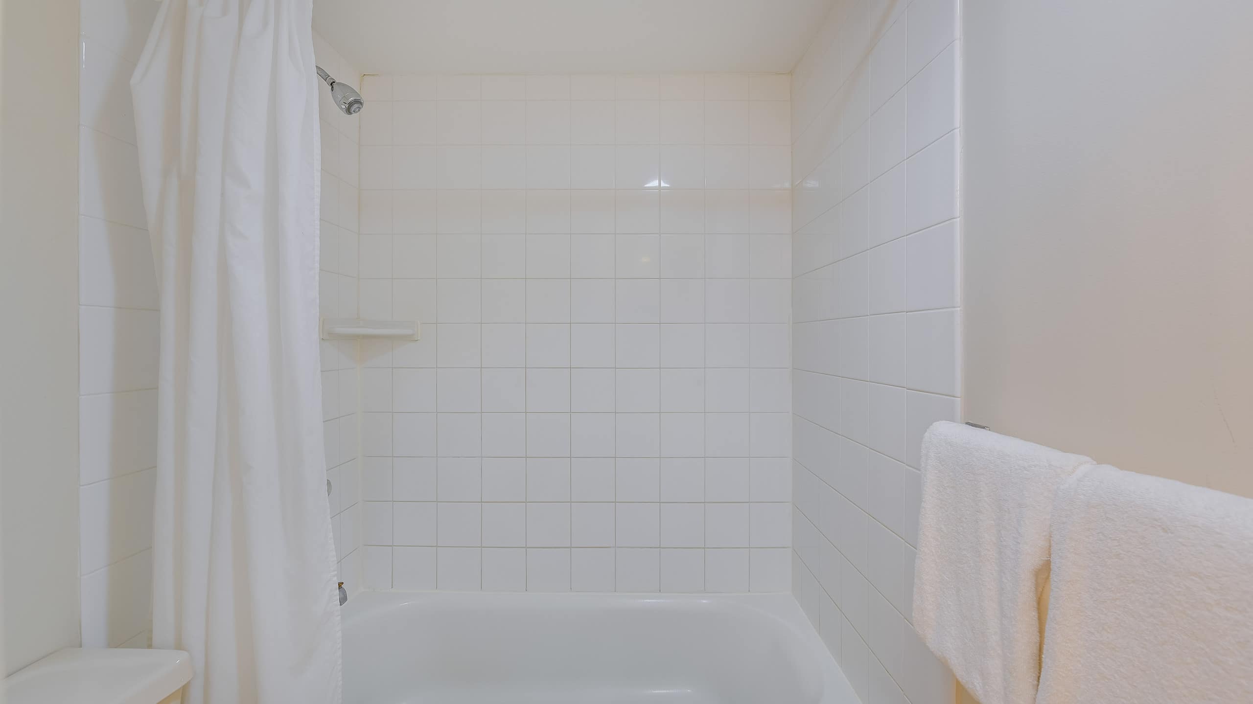 Condo in Kihei · ★4.67 · 1 bedroom · 2 beds · 1 shared bath - Image 8