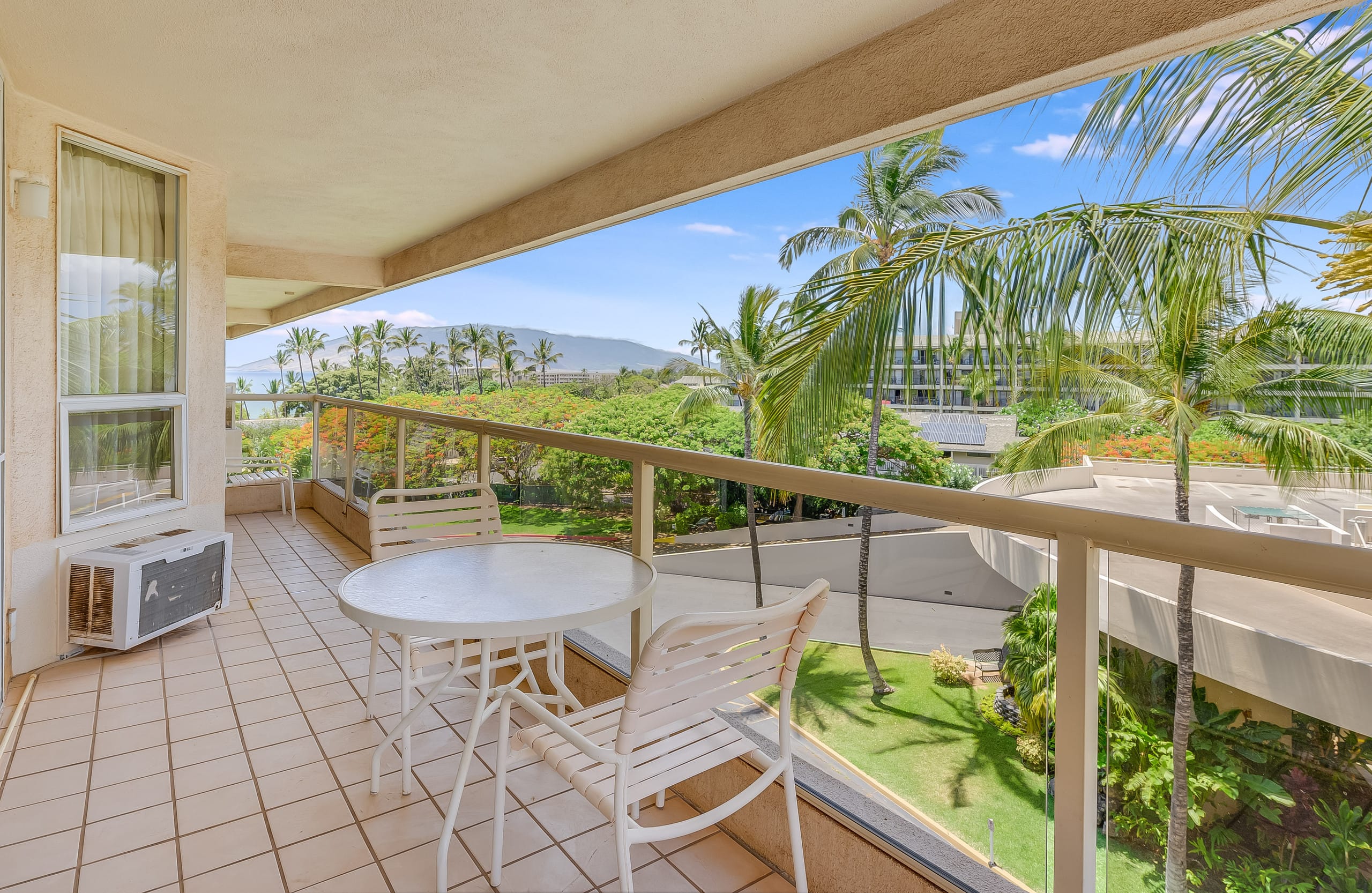 Condo in Kihei · ★4.67 · 1 bedroom · 2 beds · 1 shared bath - Image 9