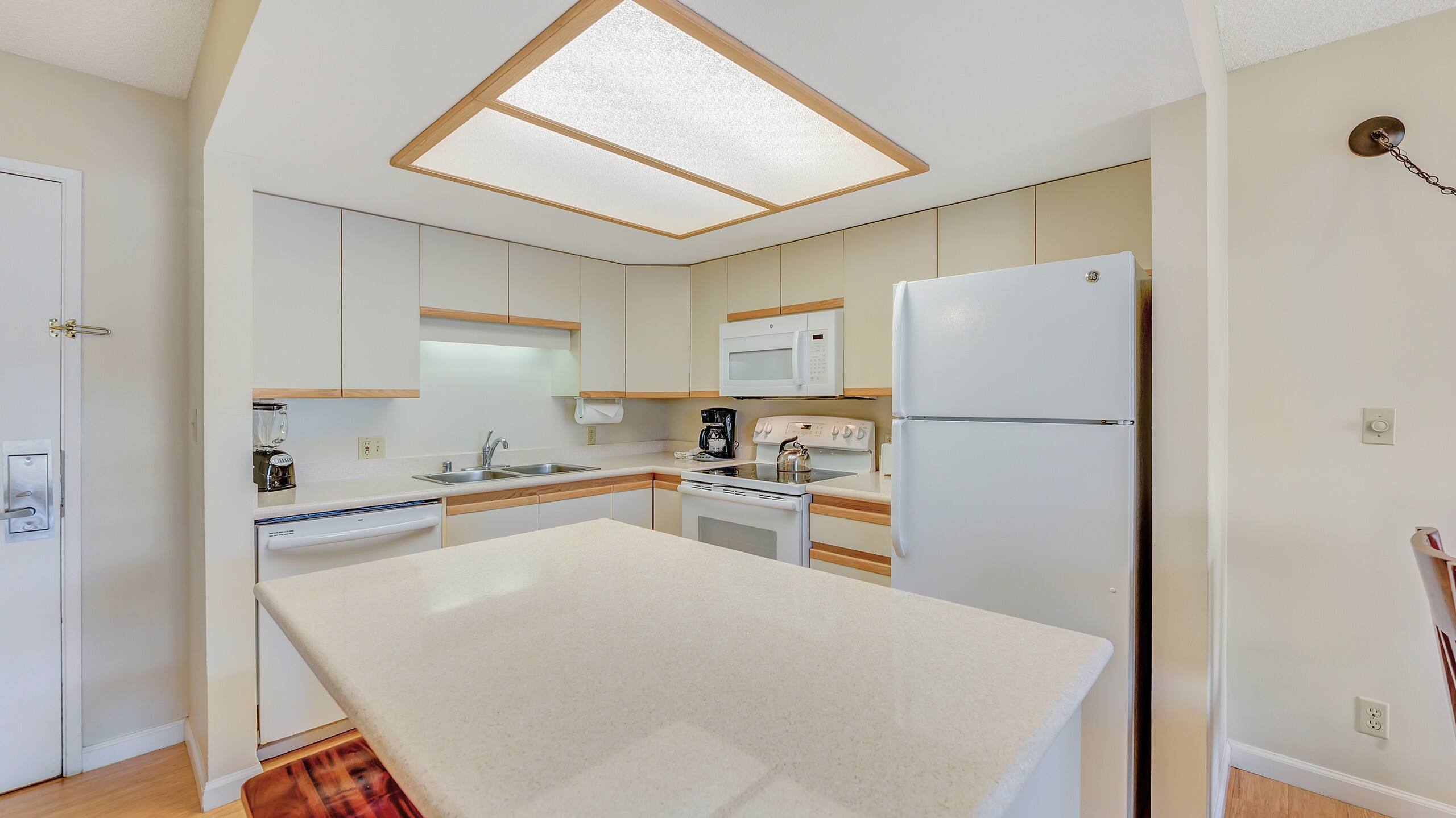 Condo in Kihei · ★5.0 · 1 bedroom · 2 beds · 2 private baths - Image 7