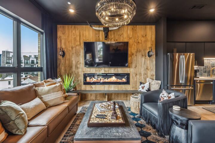 Luxury Music Row Condo Combo 2 Units with Pool/Gym gallery image 2