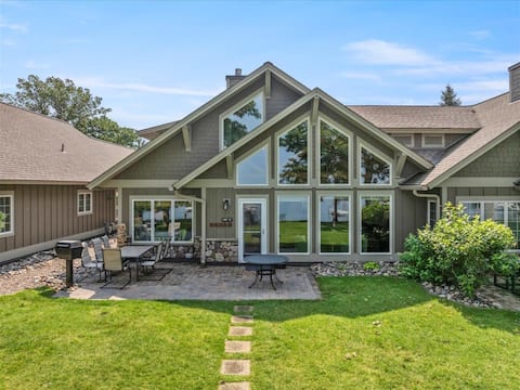 Lakefront Townhome | 6BR | Man Cave + Lake Views