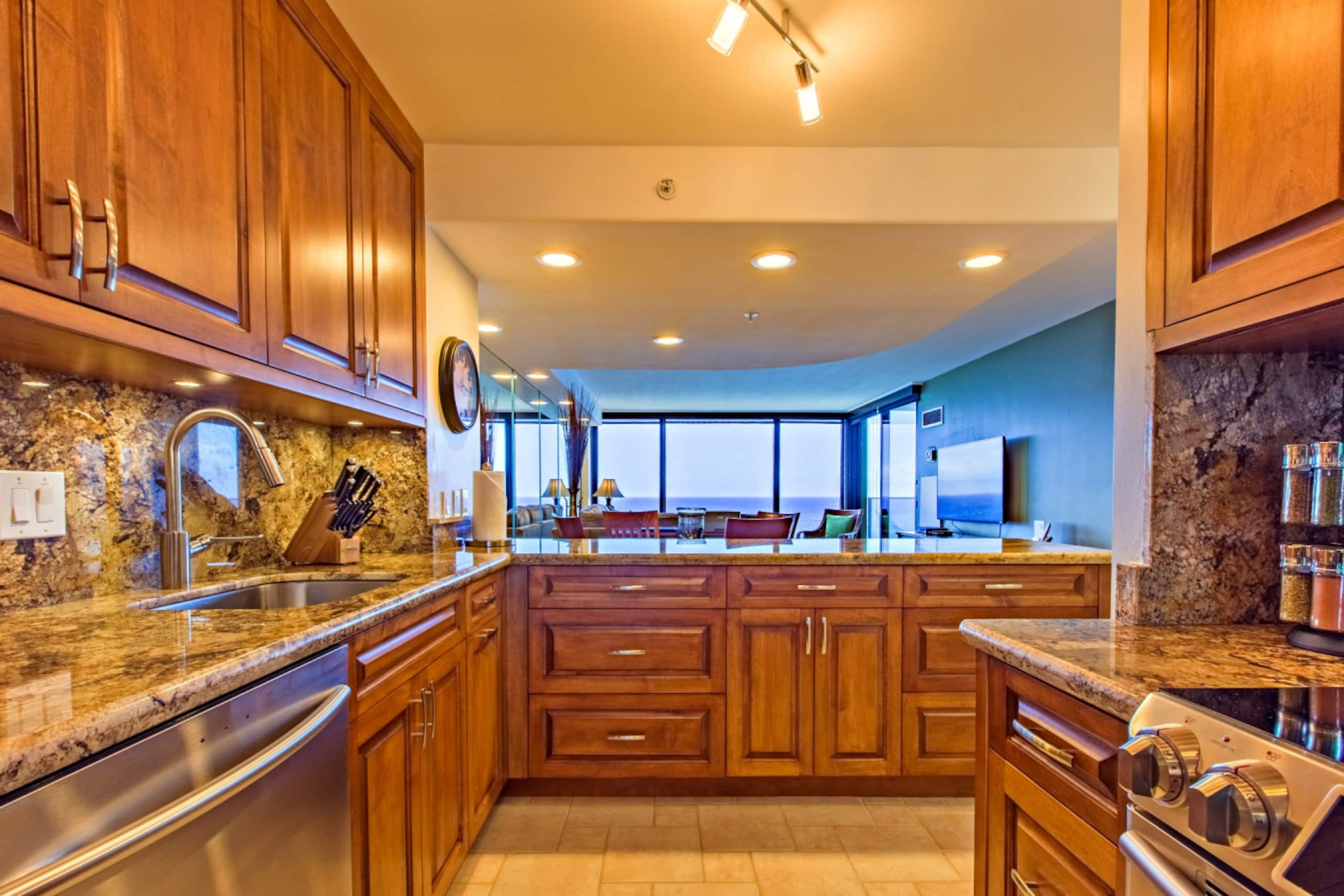 Condo in Lahaina · ★5.0 · 1 bedroom · 2 beds · 1 bath - Image 6