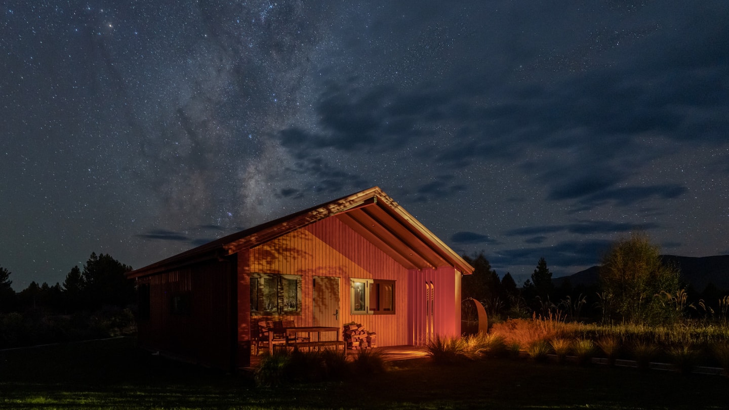 Red Hut, Touch Of Luxury, Twizel. 1
