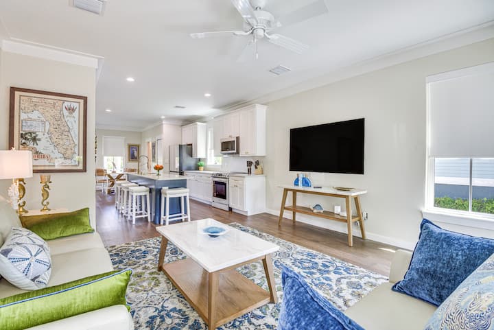 1 Mi To Riverwalk: Brand New Dog-friendly Home - Bradenton, FL