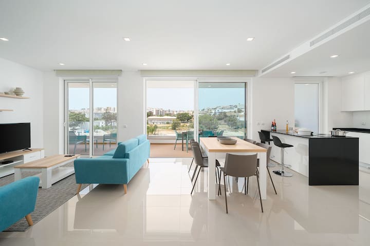 Sunset View Luxury Lagos Apartment - Lagos, Portogallo
