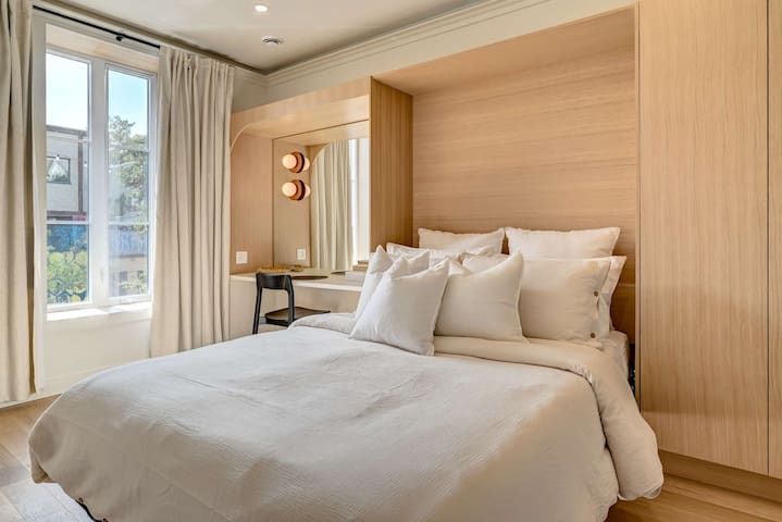 Boutique Hotel-Apartment | 4BR All-Ensuite