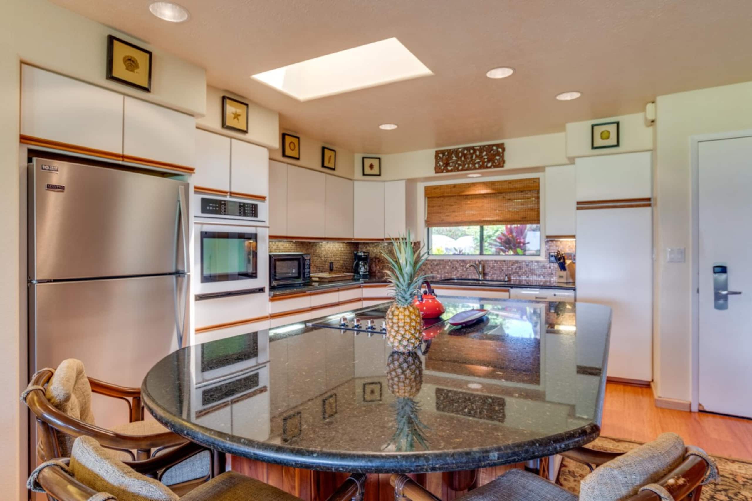 Condo in Lahaina · ★5.0 · 2 bedrooms · 4 beds · 2 baths - Image 4