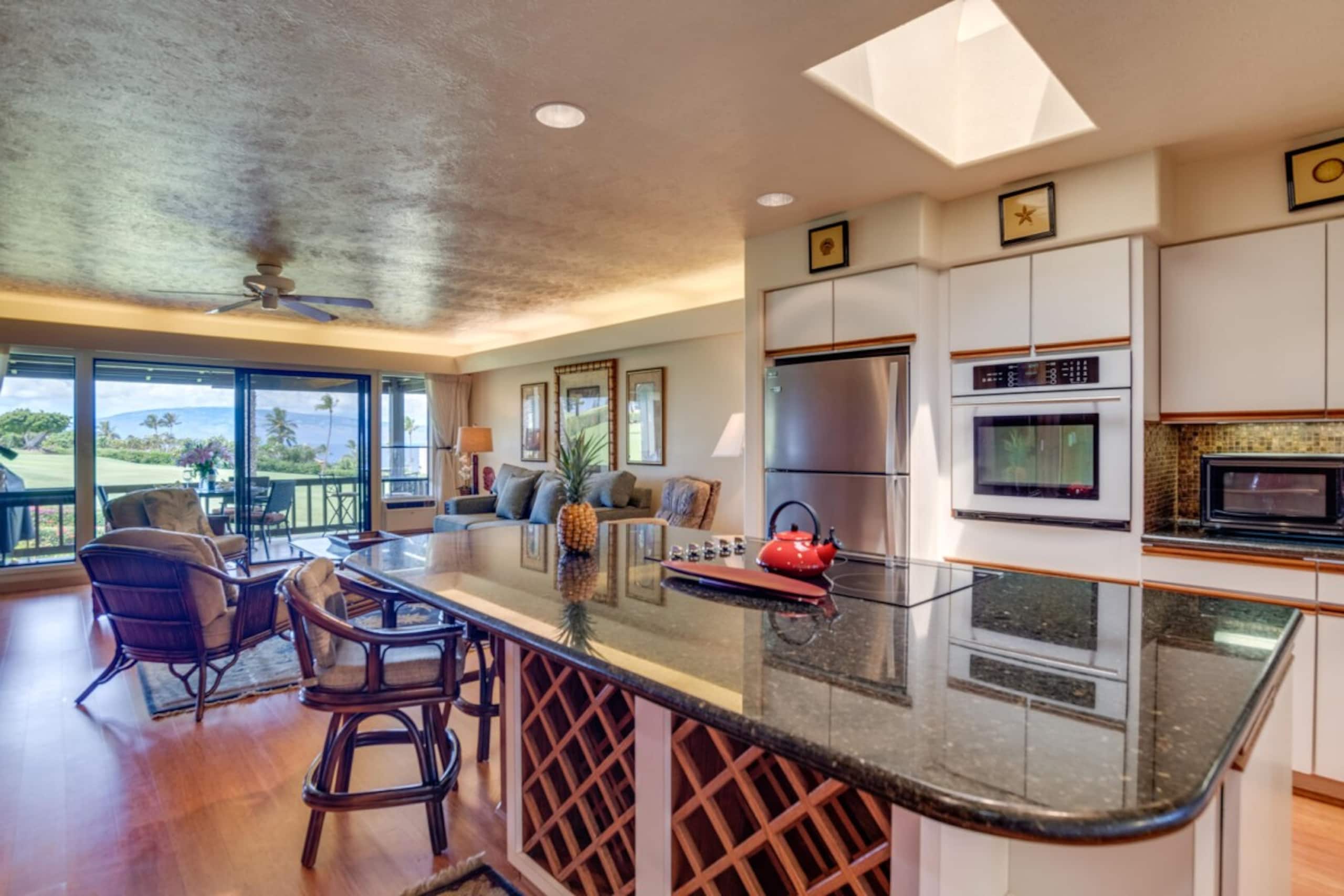 Condo in Lahaina · ★5.0 · 2 bedrooms · 4 beds · 2 baths - Image 1