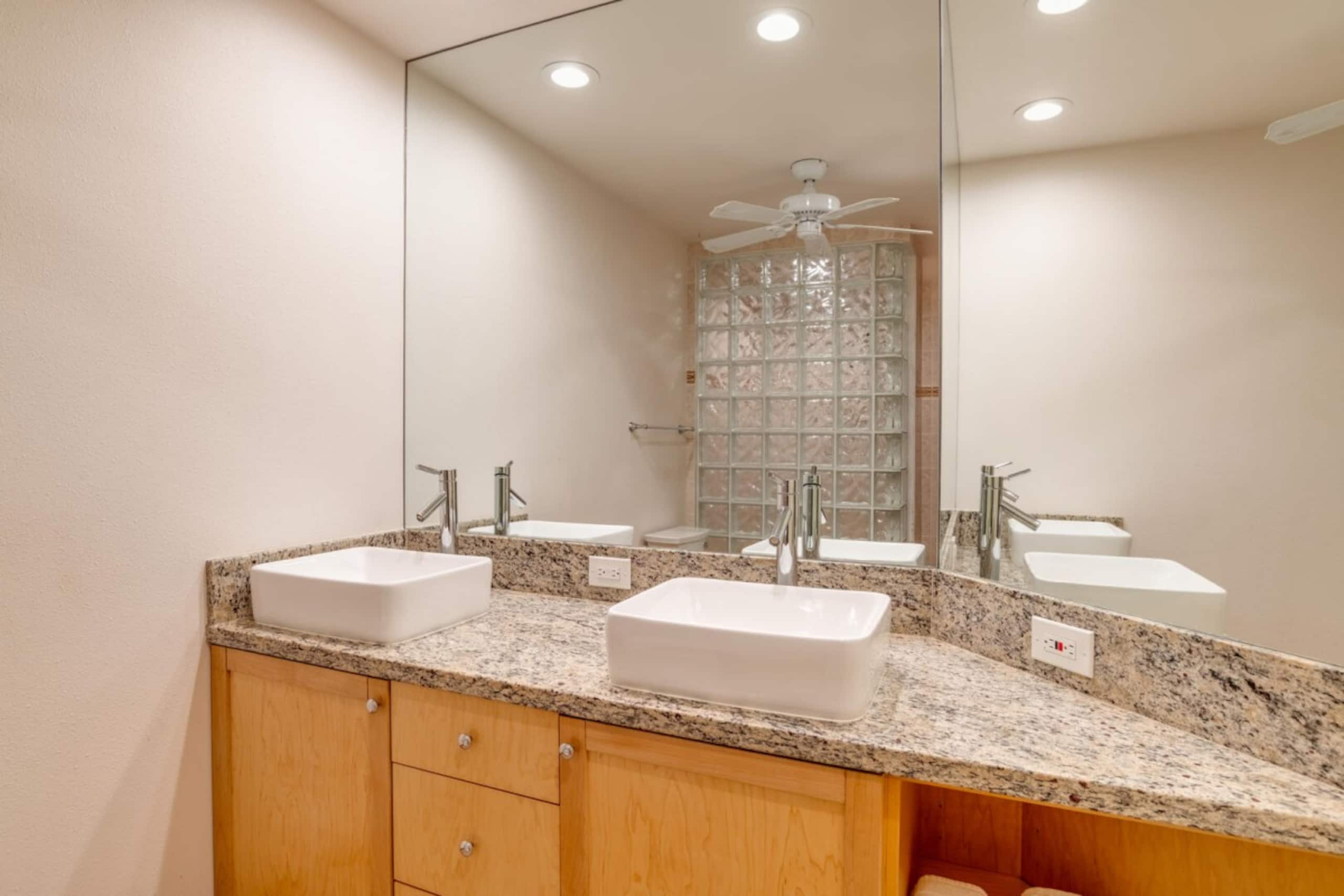 Condo in Lahaina · ★5.0 · 2 bedrooms · 4 beds · 2 baths - Image 20