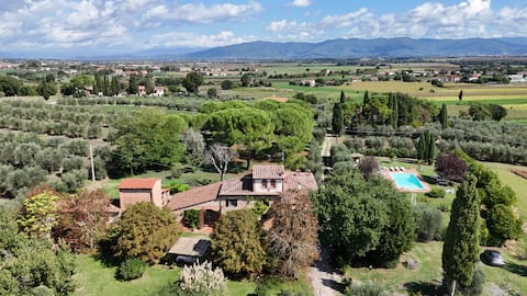 Tuscany Traditional Stone Villa with private pool