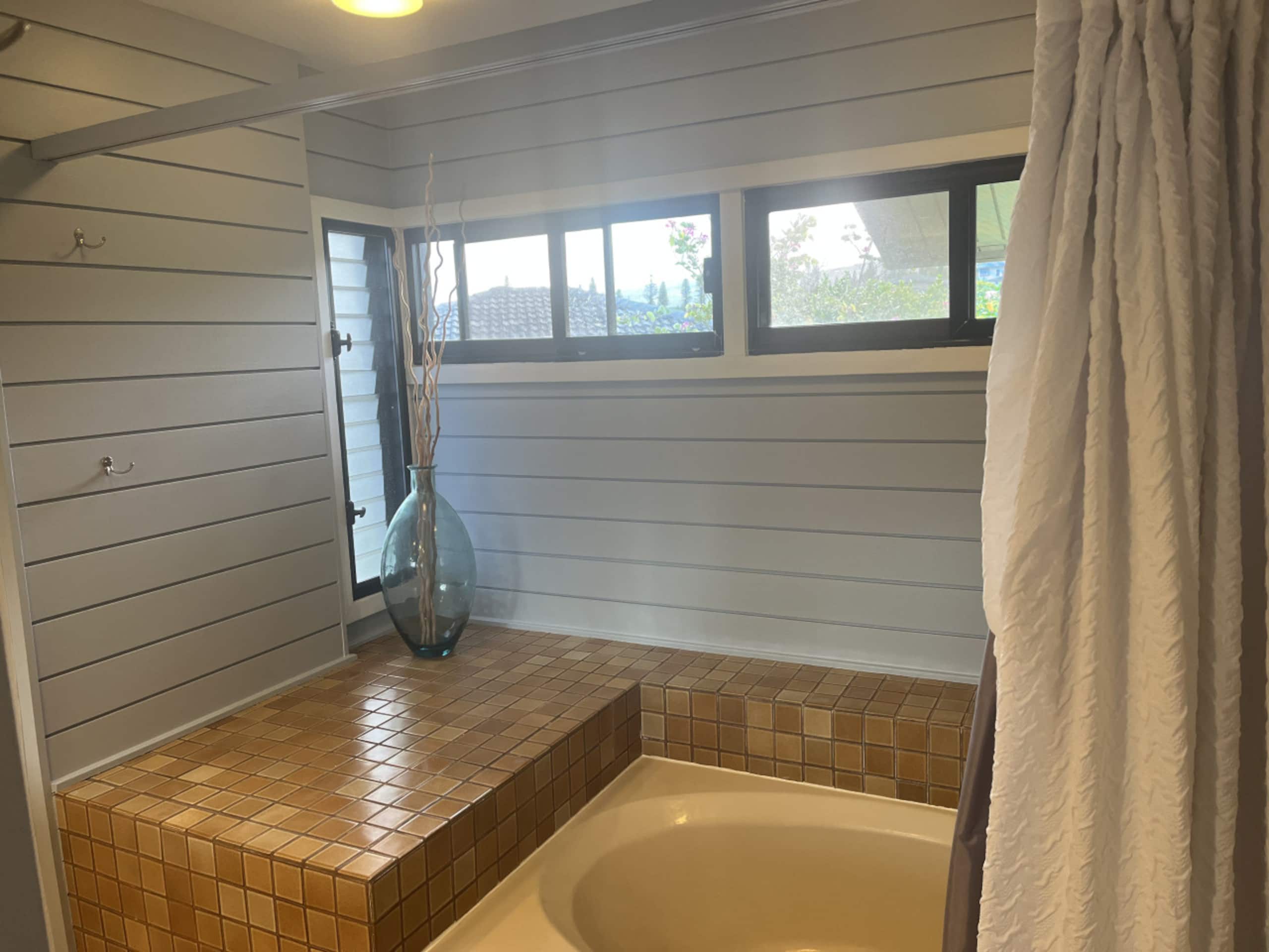 Condo in Lahaina · ★5.0 · 1 bedroom · 2 beds · 2.5 baths - Image 27