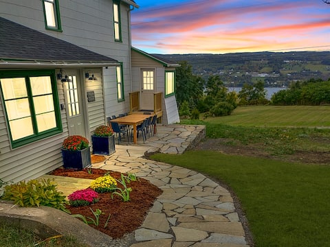 Top performing Airbnb: Lake View Farmhouse | Near Watkins & Wineries in Burdett