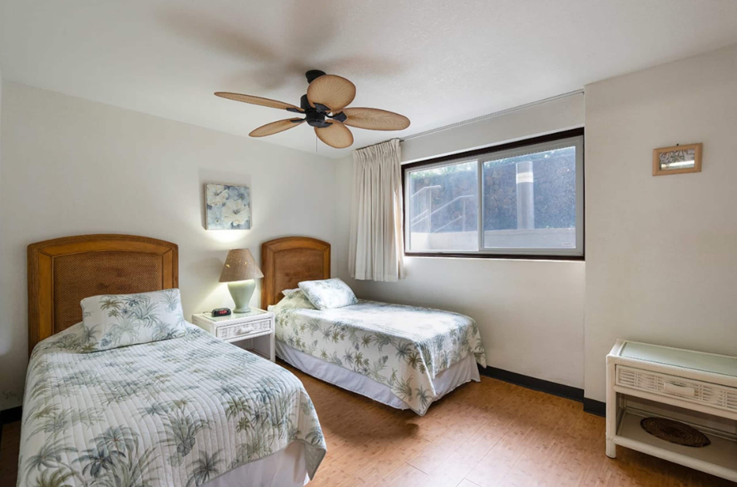 2BR retreat w/ workspace & TV - Image 12