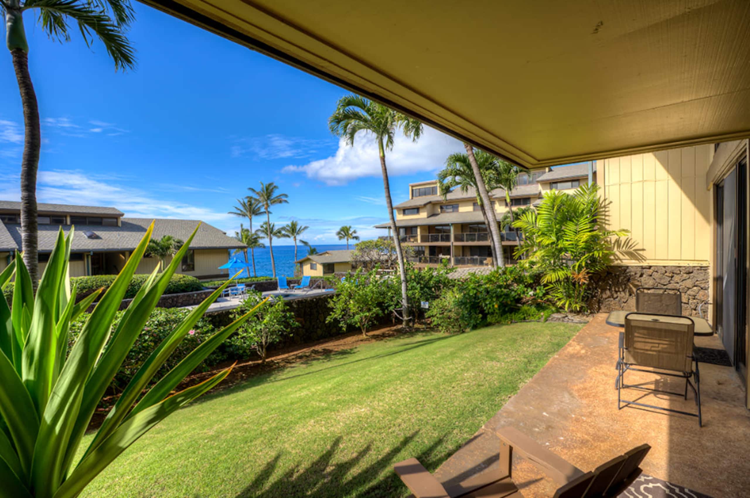2BR retreat w/ workspace & TV - Image 5