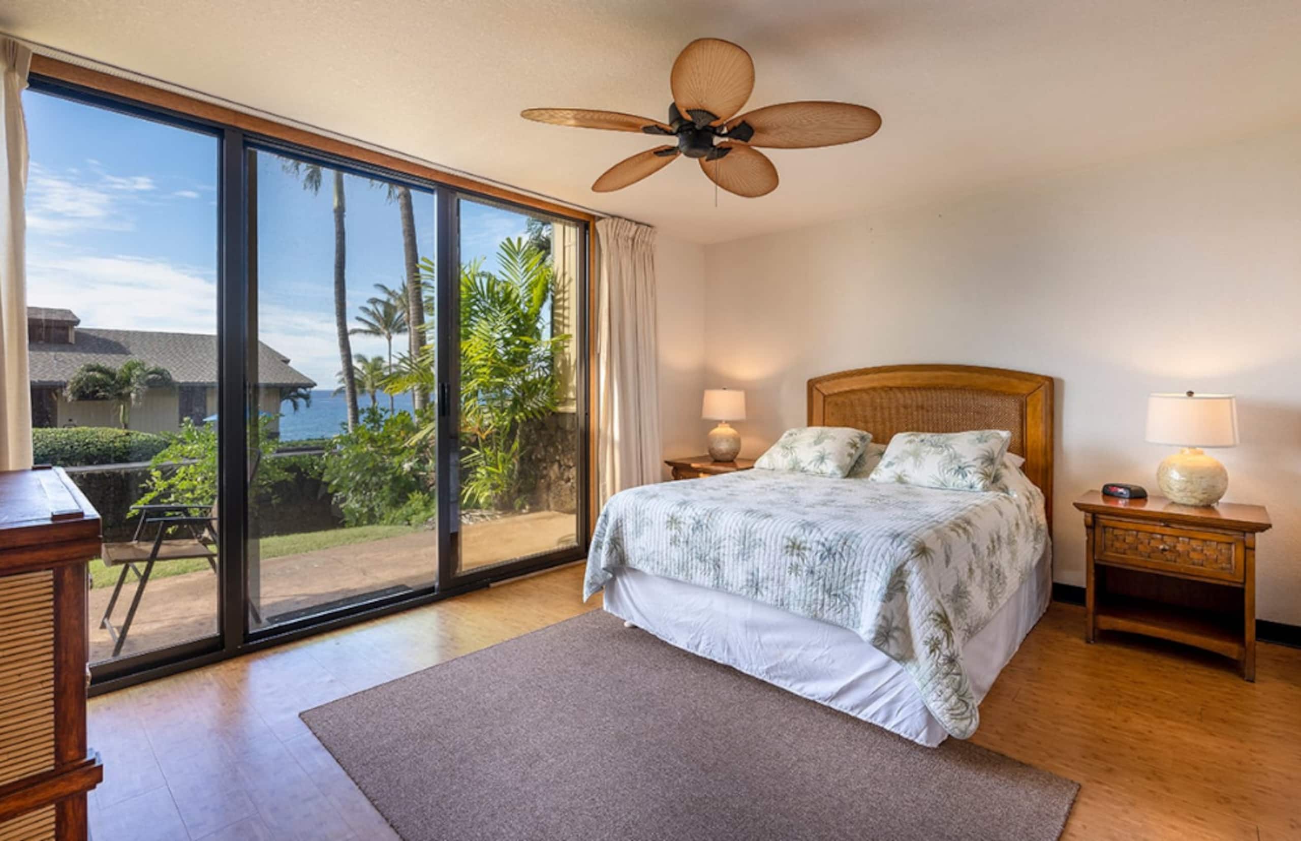 2BR retreat w/ workspace & TV - Image 4