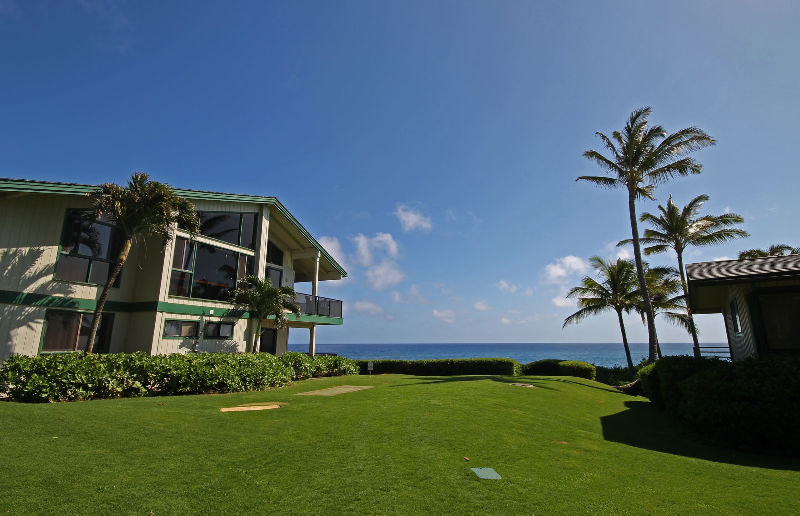 2BR retreat w/ workspace & TV - Image 17
