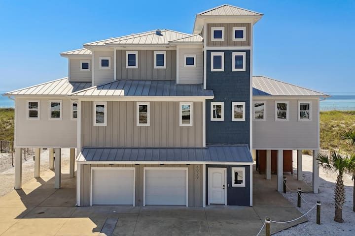 Luxury Gulf Front 4 Bed/3.5 Bath Home - Navarre Beach, FL