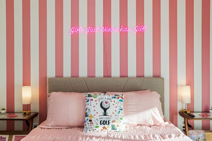 Დედოფლის ოთახი / ვარდისფერი ოთახი