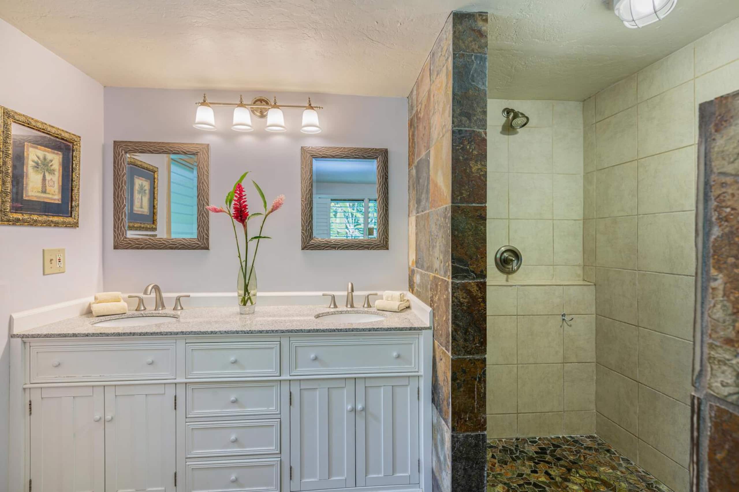 Home in Hanalei · ★4.95 · 4 bedrooms · 6 beds · 3 baths - Image 18