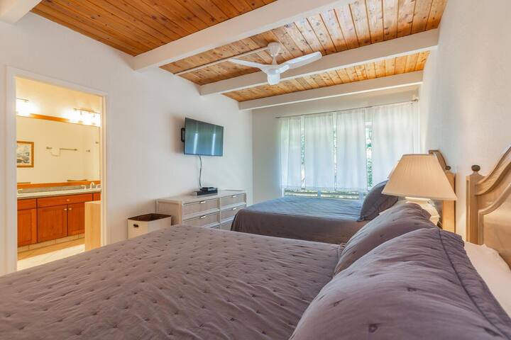 Updated Oceanfront Condo with Expansive Views! gallery image 3