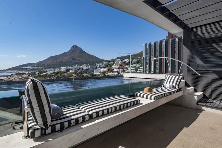 3 Bed Penthouse / Infinity Pool / No Loadshedding