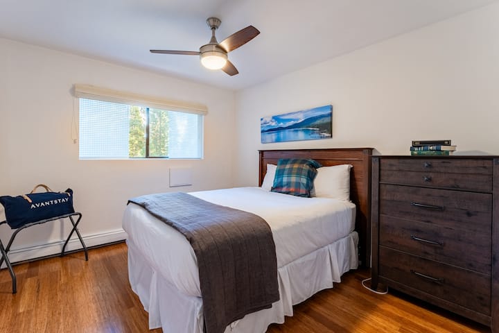 Спалня 2 има двойно легло.