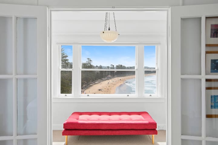 Borambil – Right on Manly Beach