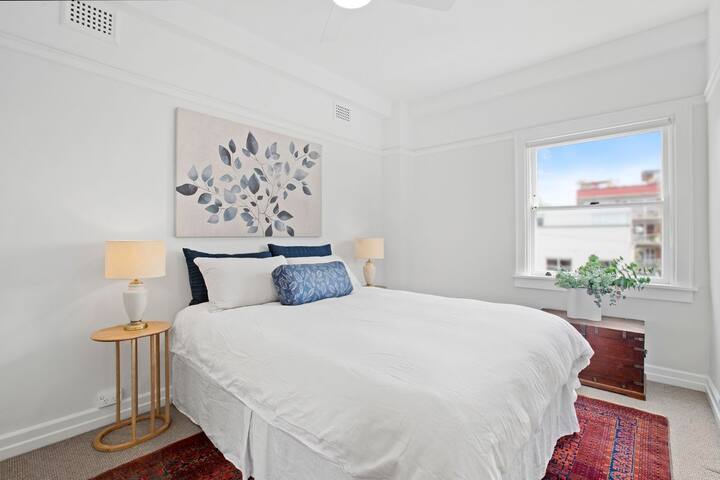 Borambil – Right on Manly Beach gallery image 5