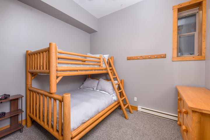 5906 Snowpines Cst-3