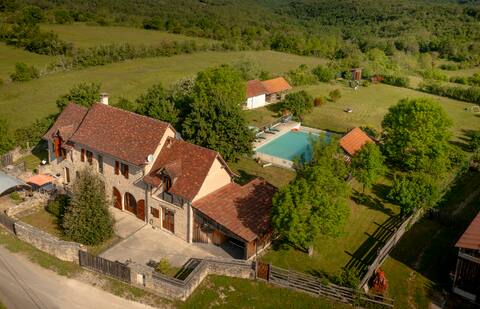 Horizon Family Escape Villa with Pool